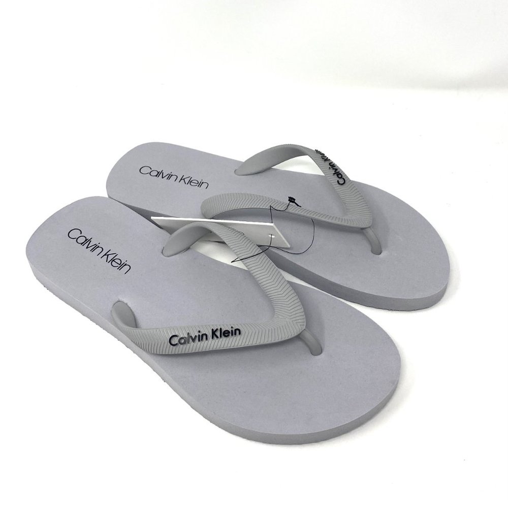 đź’–MEGA SALEđź’–Calvin Klein Men's CMHALLEY-Z Smooth Halley Flip Flop Sandal Gray - Picture 2 of 8